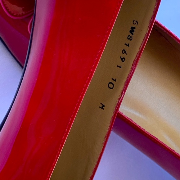 NWOT STUART WEITZMAN BAGONIA Red Flower Heels NIB - Picture 3 of 4